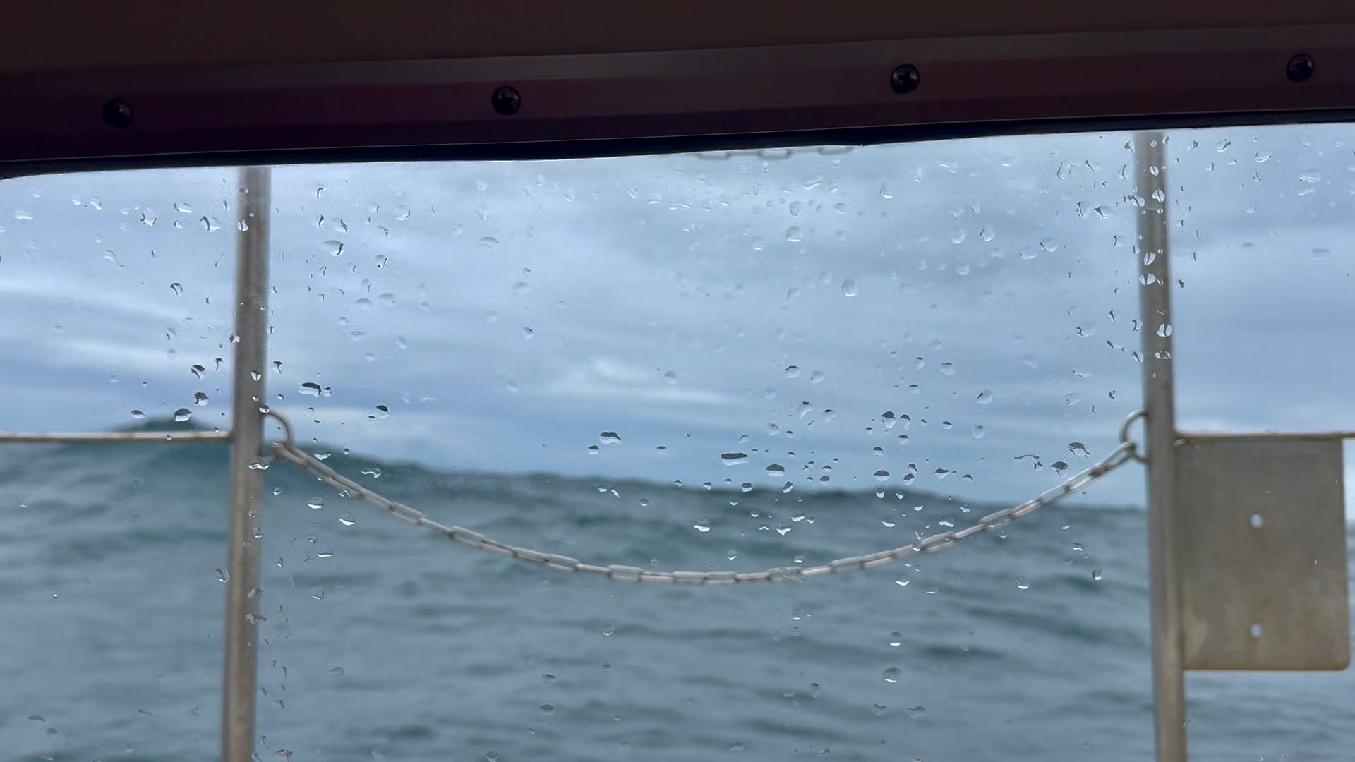 Wellen vorm Fenster